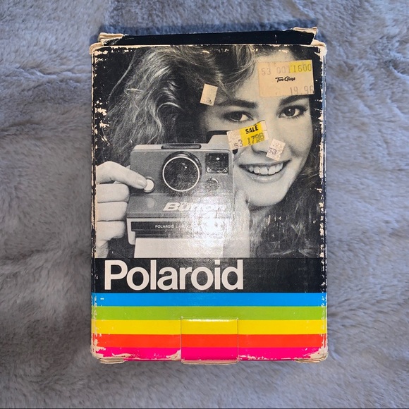 The Button Polaroid Land Camera - Picture 9 of 11